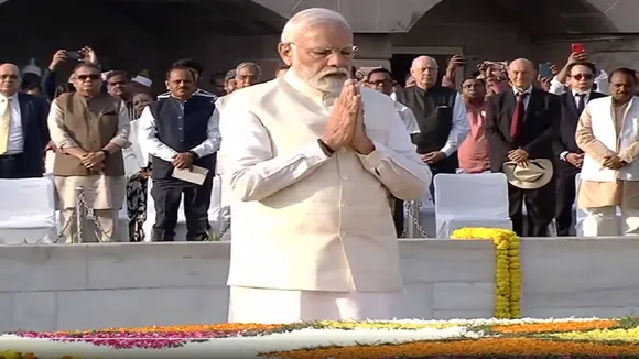 PM Modi at Rajghat