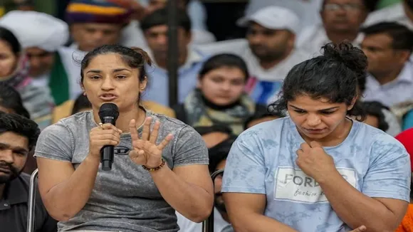 sakshi malik vinesh-phogat on wfi chief sanjay singh