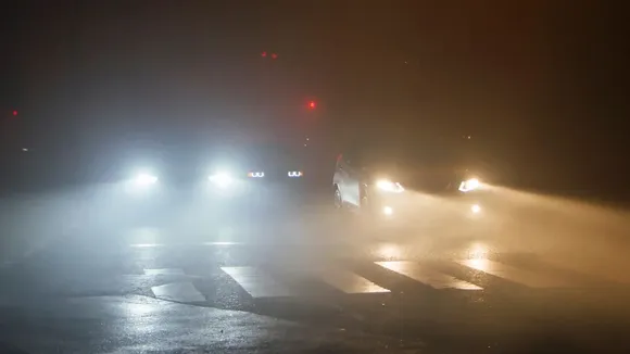 How to drive a car in dense fog