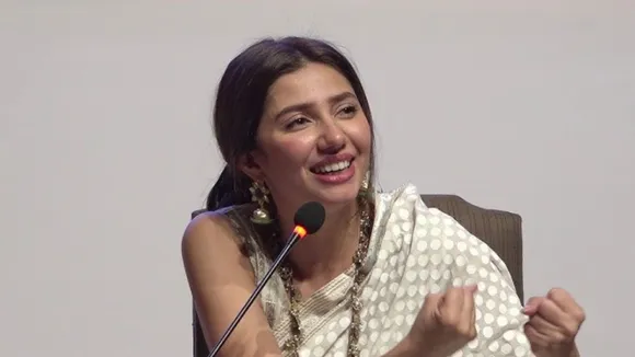 person threw things on Mahira Khan