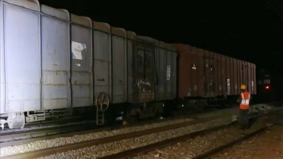 goods train derails