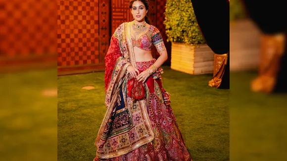 Sara Ali Khan looks gujarati in Anant Radhika Haldi