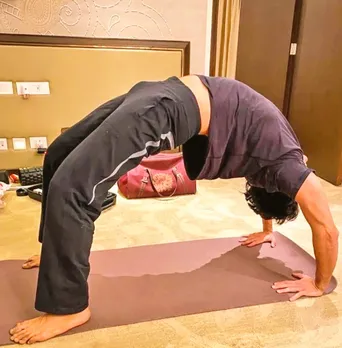 sidharth malhotra yoga.jpg
