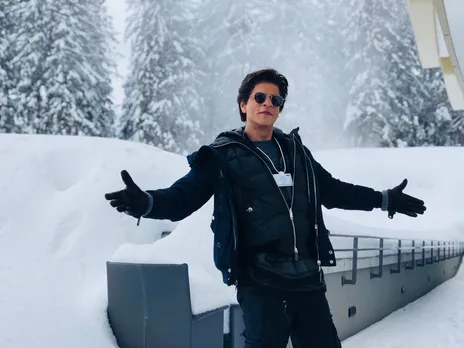 Davos diaries: Shah Rukh Khan recreates signature open arms pose, see pic |  Celebrities News – India TV