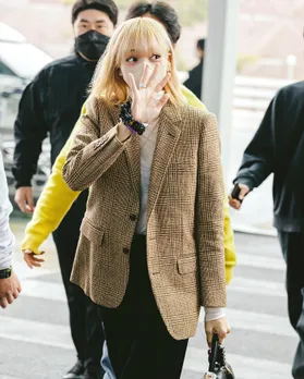 BLACKPINK’s Lisa Amplifies On Internet With Her Beautiful Airport Look On The Way To Paris