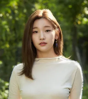 Actress Park So Dam Goes Under Surgery For Thyroid Cancer, Risks Her Life In New 2022 Action Film<br />
