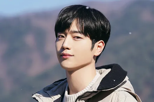 Popular K-drama actor Seo Kang Joon is preparing to get enlisted in the military this month.<br />
