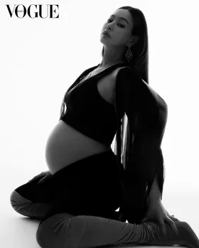 Honey Lee Flaunts Her Baby Bump In Beautiful Pregnancy Photoshoot