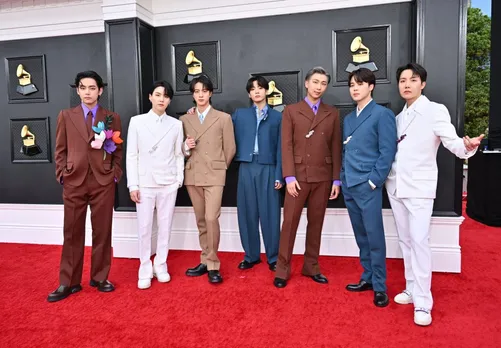 BTS At The Grammys 2022: From A Flirtatious V aka Taehyung To Their Buttery Attires, Armys Swoon Over The Asian Superstars Yet Again!