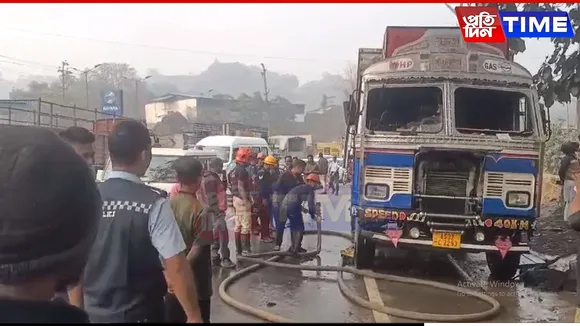 Guwahati: Fire Breaks Out in Vehicle Carrying Domestic Cylinders Near Jorabat