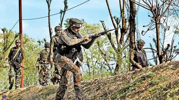 4 Policemen Injured In Naxal Attack In Chhattisgarh