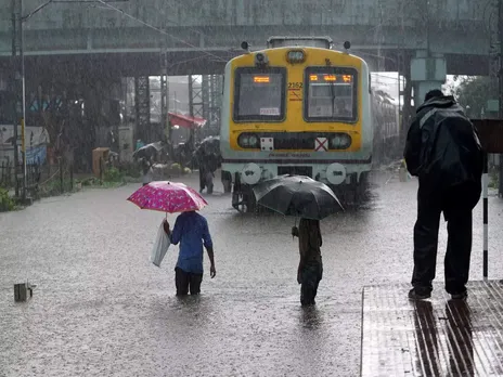 IMD Issues Red Alert in Several Districts of Maharashtra