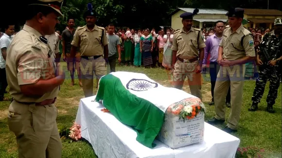 Gun battle between CRPF and Maoists kills 2 security personnel