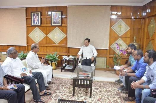 Assam CM meets Dokmoka Mob Lynching victims’ fathers