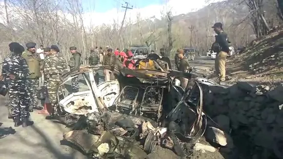 6 killed, 2 injured in J&K road mishap