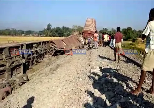 Naharkatia: 7 wagons of goods train derail