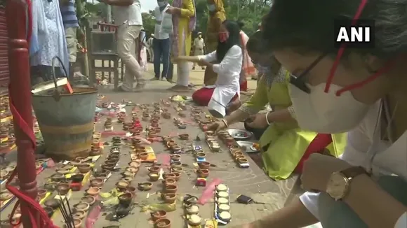 Guwahati: Devotees Offer Prayers Outside Mandir On Ganesh Chaturthi