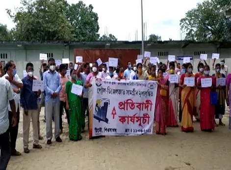 Congress Holds Nationwide Protest Against Fuel Price Hike