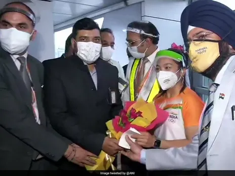 Olympic Silver Medalist Mirabai Chanu Returns Home, Lands at Delhi Airport