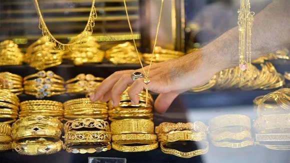 Gold Price Falls to Lowest Since June