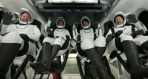 4 SpaceX Tourists Returns To Earth From A 3 Day Excursion To Earth’s Orbit