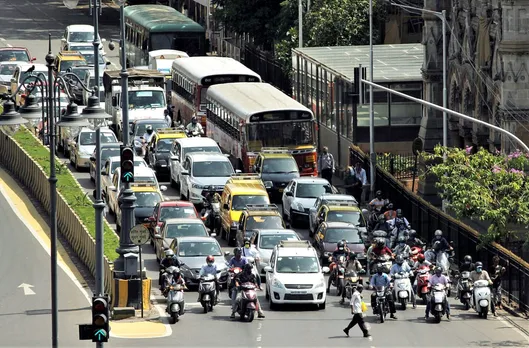 Only Electric And CNG Vehicles Allowed To Enter Delhi