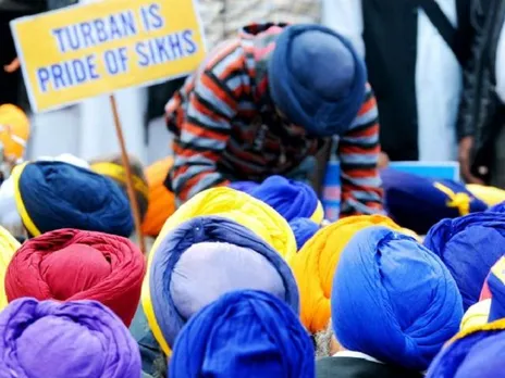 Sikh Group set World record tying over 9,000 Turbans In US