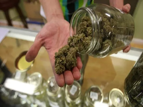 B.C. says-Recreational pot can be sold online but not in liquor stores