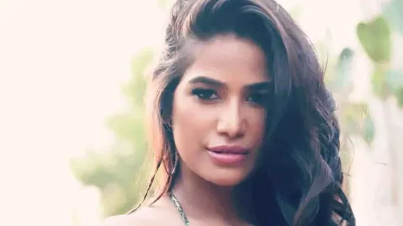 Poonam Pandey Alive: पूनम पांडे ने इंस्टाग्राम पर लाइव आकर शेयर किया वीडियो, बोली- जिंदा हूं मैं...