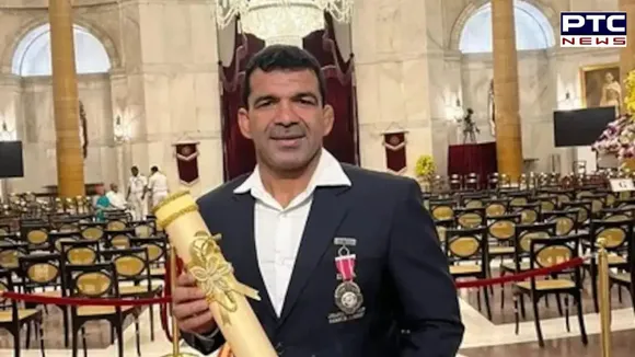 Wrestler Virender Singh comes in support of athletes, to return Padma Shri