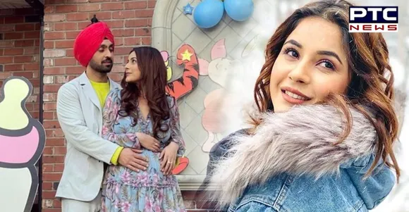 Shehnaaz Gill flaunts baby bump in a picture with Diljit Dosanjh from sets of Honsla Rakh