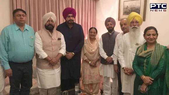 Navjot Sidhu: ਜੇਲ੍ਹ ਤੋਂ ਬਾਹਰ ਆਏ ਨਵਜੋਤ ਸਿੱਧੂ ਨੇ ਮਰਹੂਮ ਸੰਸਦ ਮੈਂਬਰ ਸੰਤੋਖ ਚੌਧਰੀ ਦੇ ਪਰਿਵਾਰ ਨਾਲ ਕੀਤਾ ਦੁੱਖ ਸਾਂਝਾ