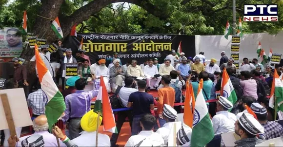 Amid heavy security, farmers protest against unemployment at Jantar Mantar