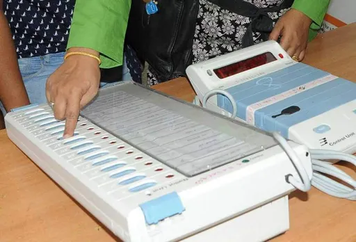 EVM hacking charges sets off political wrangling, EC files police complaint