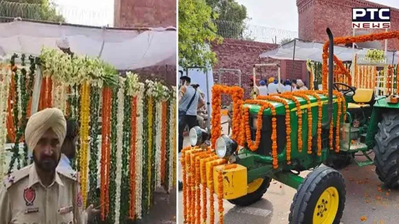 फूलों से सजी इस ट्रैक्टर-ट्राली से पूर्व मुख्यमंत्री सरदार प्रकाश सिंह बादल की निकलेगी अंतिम यात्रा