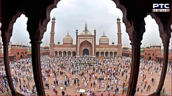 Delhi’s Jama Masjid bans group, solitary entry for girls