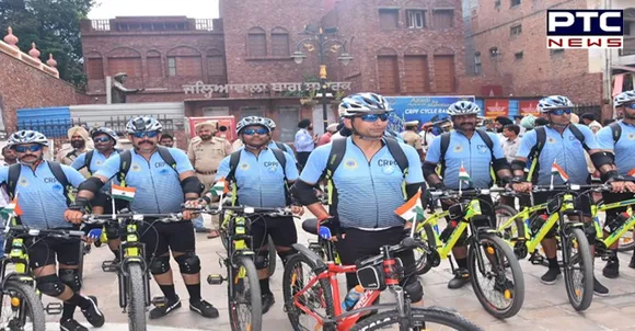 Azadi Ka Amrit Mahotsav: BSF DIG flags off CRPF's cycle rally from Amritsar to New Delhi