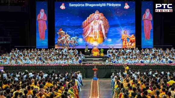 Watch: 10,000 people gather in Texas to recite Bhagavad Gita on Guru Purnima