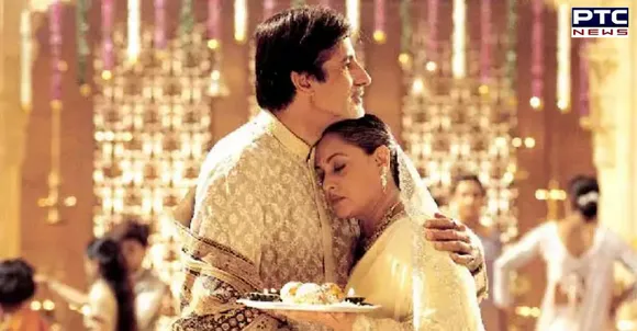 Amitabh Bachchan shares priceless picture with wife Jaya to extend Karwa Chauth wishes