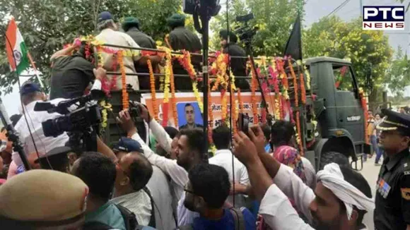 Anantnag encounter: Major Ashish Dhonchak cremated in Panipat with full honours