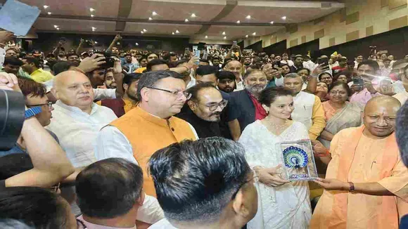 UP News: लोक भवन में CM योगी ने कंगना रनौत के साथ देखी 'तेजस', उत्तराखंड सीएम पुष्कर सिंह धामी रहे मौजूद