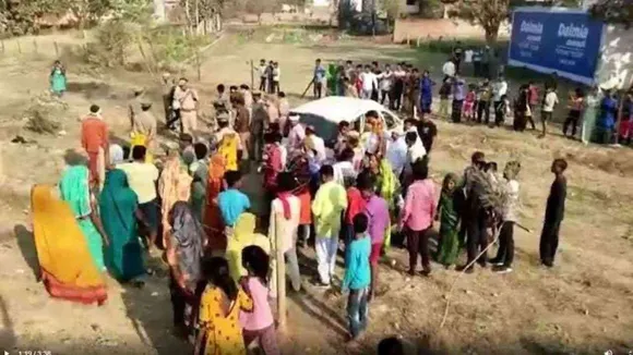 वाराणसी में तेज रफ्तार कार की चपेट में आने से एक ही परिवार के 4 लोगों की मौत