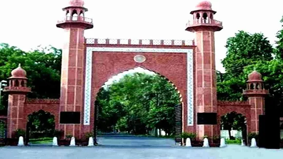 UP News: अलीगढ़ मुस्लिम विश्वविद्यालय में 300 से अधिक छात्राओं की बिगड़ी तबीयत, जेएन मेडिकल कॉलेज में भर्ती