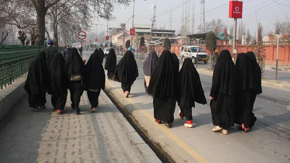 women wearing hijab hd image