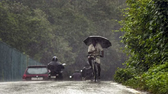 സംസ്ഥാനത്ത് മഴ തുടരും; ഇന്ന് 10 ജില്ലകളിൽ യെല്ലോ അലേർട്ട്