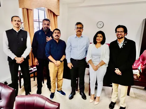 വീസ തട്ടിപ്പില്‍ പെട്ട് നാന്നൂറോളം മലയാളി നഴ്സുമാര്‍ യുകെയില്‍ കുടുങ്ങിക്കിടക്കുന്നു: വിഷയത്തില്‍ ഏജന്‍സികള്‍ക്കെതിരെ അടിന്തര നടപടി ഉറപ്പു നല്‍കി ഇന്ത്യന്‍ ഹൈക്കമ്മിഷന്‍ ഓഫിസ്