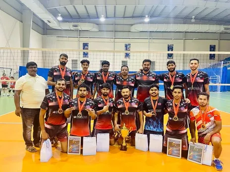 വോളിബോൾ ടൂർണമെന്റ്:  കെ എം സി സി യെ തോൽപ്പിച്ച് ഐ വൈ സി സി ജേതാക്കളായി