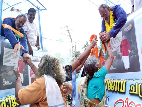 നഗരത്തിന് ആവേശമായി രാജീവ് ചന്ദ്രശേഖറിൻ്റെ വാഹന പര്യടനം