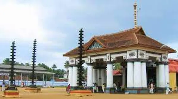 വൈക്കം ക്ഷേത്രത്തില്‍ അന്നദാനത്തിന് ക്യൂ നിന്നവര്‍ക്ക് വൈദ്യുതാഘാതമേറ്റു