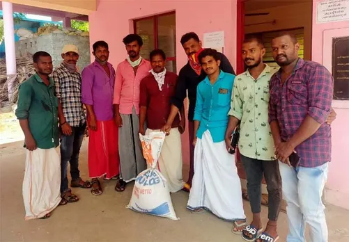 ഡിവൈഎഫ്ഐ മടച്ചിപ്പാടം യൂണിറ്റ് സഹായം എലപ്പുള്ളി കമ്മ്യൂണിറ്റി കിച്ചന്